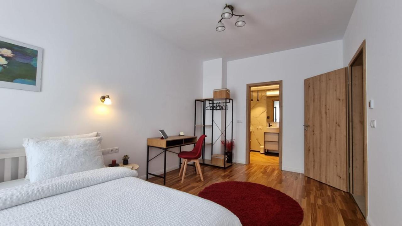 Appartement Penthouse Cosmopolit à Braşov Extérieur photo
