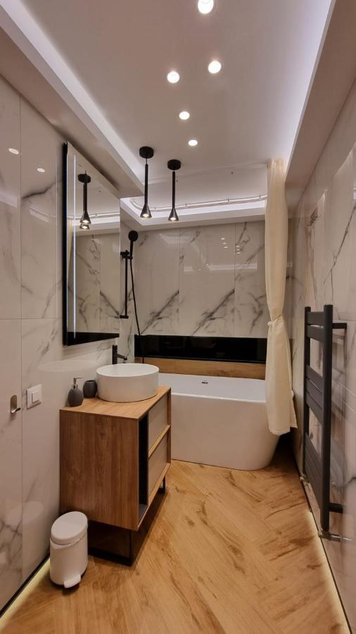 Appartement Penthouse Cosmopolit à Braşov Extérieur photo