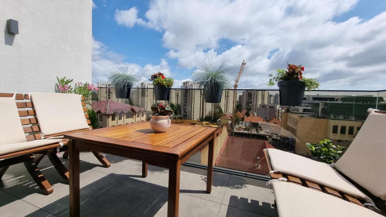 Appartement Penthouse Cosmopolit à Braşov Extérieur photo